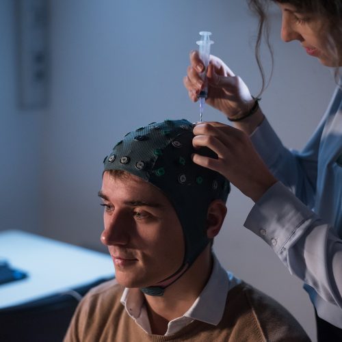 man bij migraine onderzoek