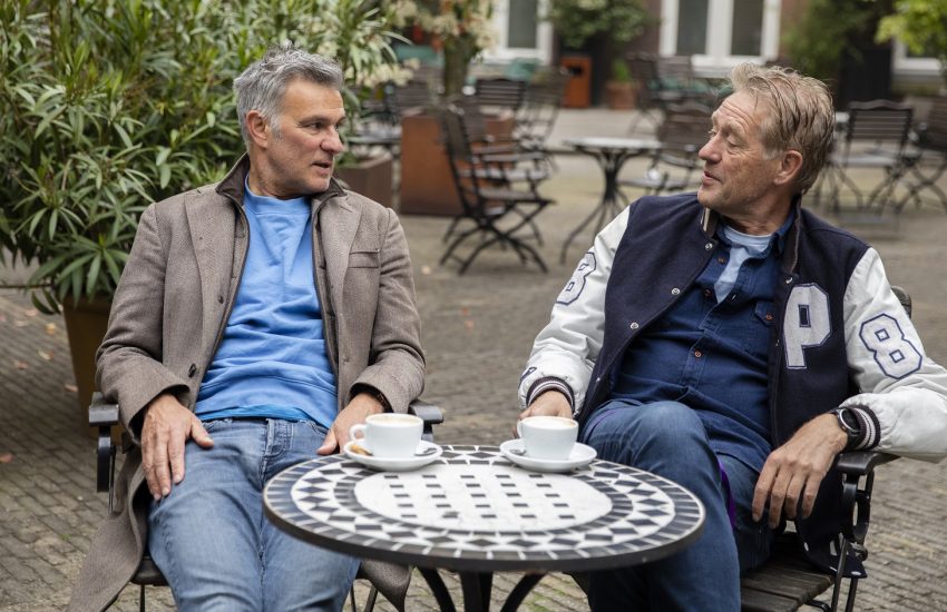 Peter en Viggo op terras
