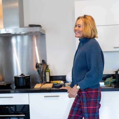 Onderzoeker Iris Sommer in keuken